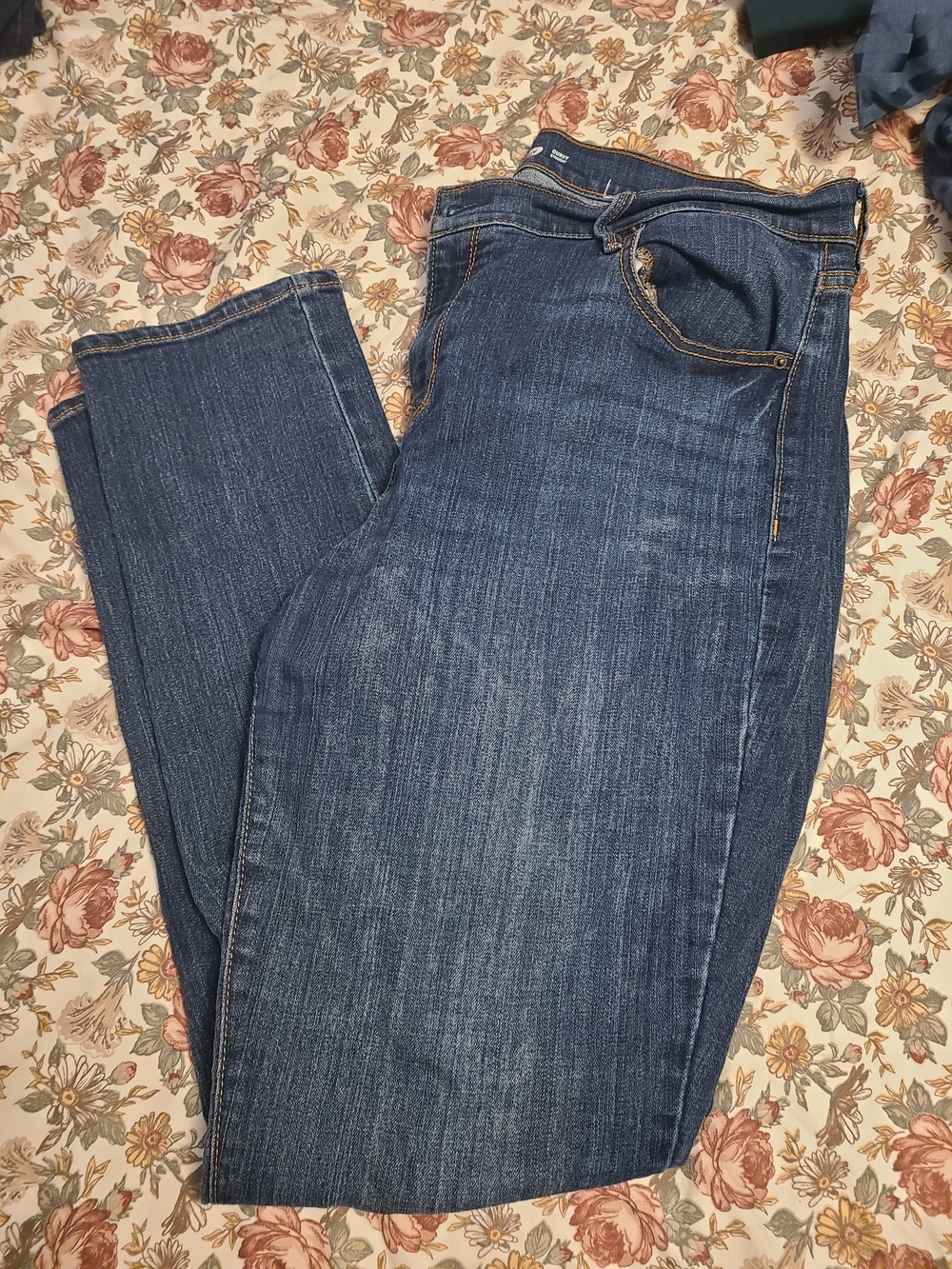 Old Navy Women's Straight-Leg Jeans in Dark Blue Wash